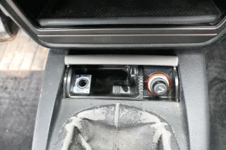 VW Passat 3B 3BG Aschenbecher Zigarettenanzünder vorne Dekor Ascher netzoptik - Bild 2