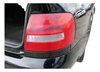 Audi A4 B5 Limousine hinten rechts Rückleuchte original Facelift 8D0945096F Lamp - Bild 1