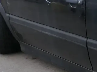 Golf 3 1E Cabrio Leiste Zierleiste Seite vorne links 2/3-Türer an Tür SPORT schw - Bild 1