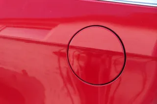 VW Passat 3C Kombi Tankdeckel Klappe Tankklappe Deckel Tank rot LY3D - Bild 1
