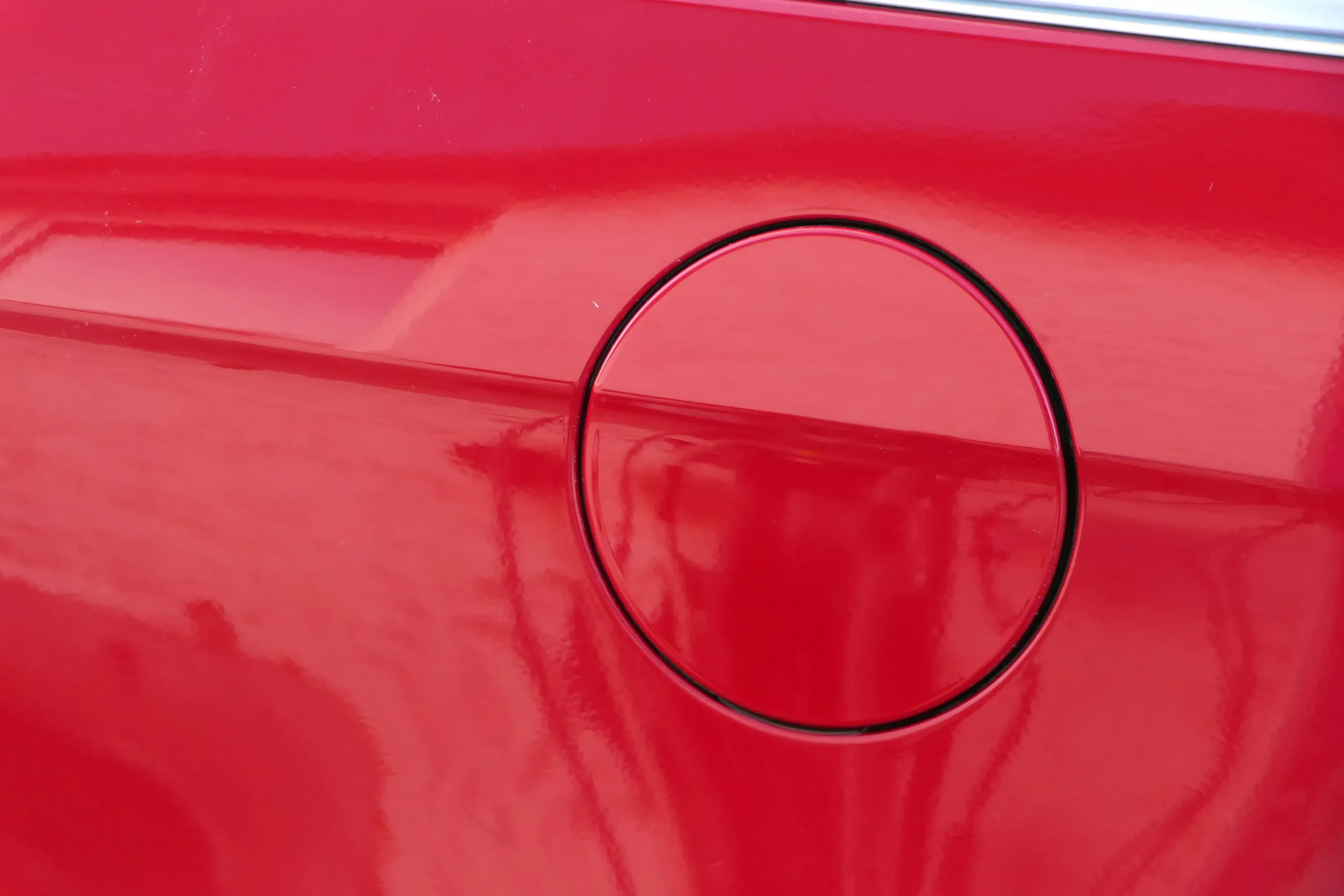 VW Passat 3C Kombi Tankdeckel Klappe Tankklappe Deckel Tank rot LY3D - Bild 1
