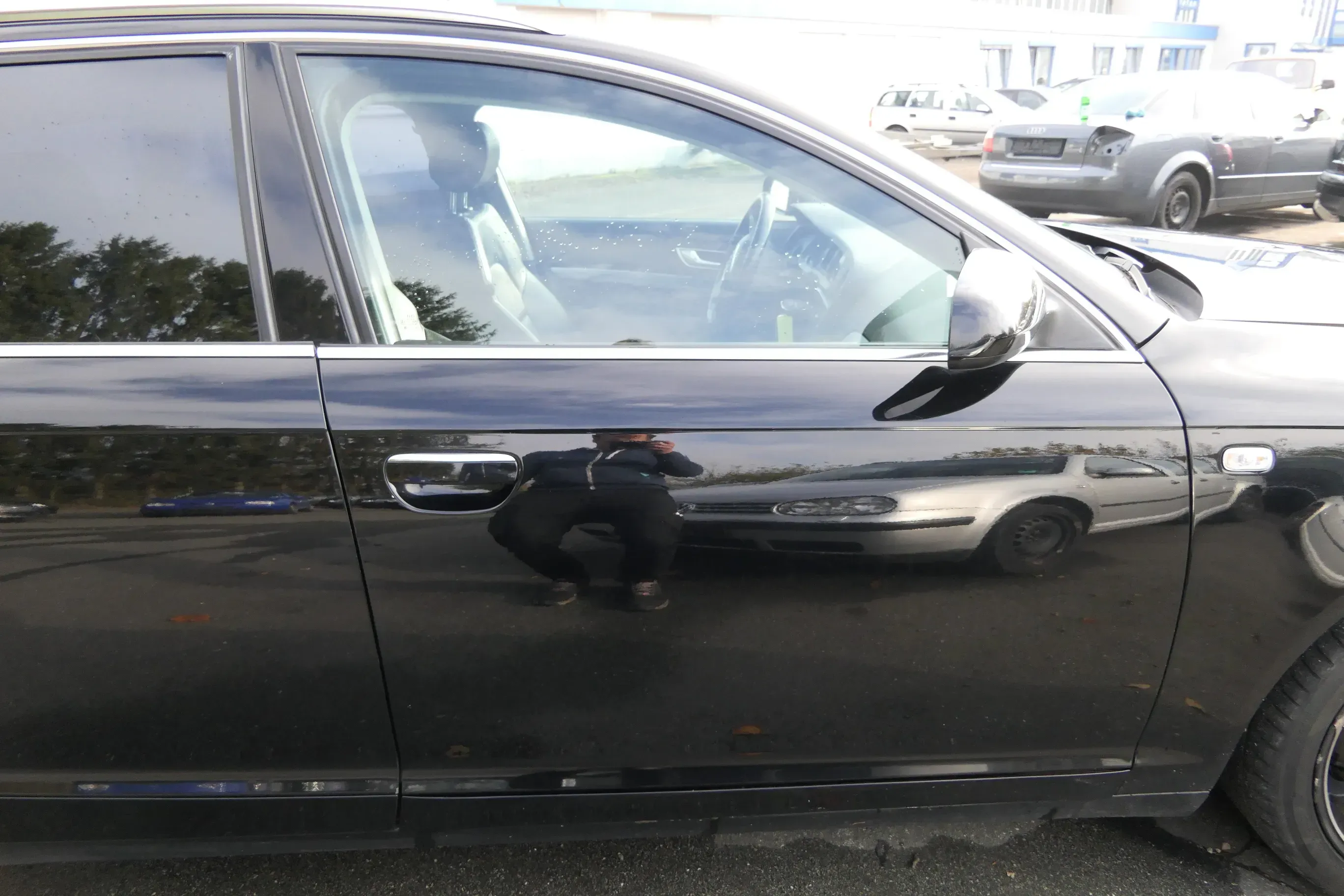 Audi A6 4F C6 Tür vorne rechts Beifahrertür schwarz LY9B ohne Anbauteile - Bild 1