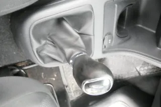 Skoda Citigo Schaltknauf Schaltsack Schaltung Schaltknüppel Leder 5-Gang Leder - Bild 4