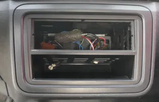 Skoda Fabia 5J Mittelkonsole Verkleidung Abdeckung um Radio Schalteraufnahme - Bild 1