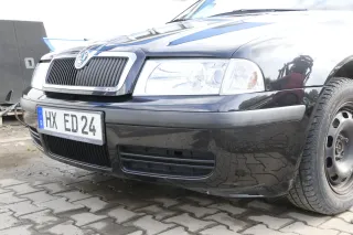 Skoda Octavia 1U Stoßstange vorne Frontstoßstange schwarz LF9R abBj.2001 - Bild 3