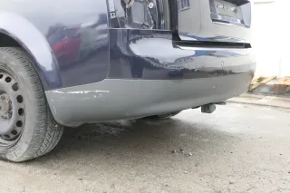 Audi A4 8E B6 Kombi Avant Stoßstange hinten mit Spoiler blau LZ5L PDC - Bild 4