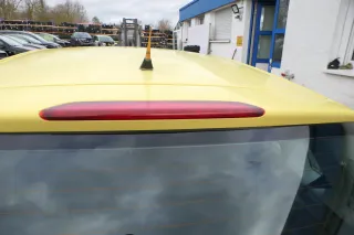 VW Polo 9N3 9N Heckklappe Kofferraumklappe Klappe gelb LD1B ohne Anbauteile - Bild 6