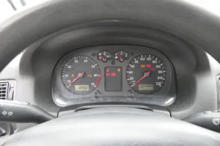 VW Golf 4 Tacho Tachometer Kombiinstrument 255.000km 1J0919860 1,4 16V 75PS 55kw - Bild 1