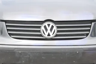 VW Polo 6N2 Stoßstange vorne Frontstoßstange Stoßfänger schwarz L041 +Grill - Bild 3