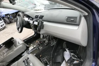 VW Passat 3C Armaturenbrett schwarz OHNE Anbauteile grau classicgrey - Bild 1