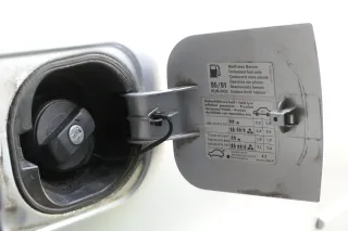 VW Lupo Seat Arosa Tankdeckel Deckel Tank Tankverschluß grau silber LA7W - Bild 2