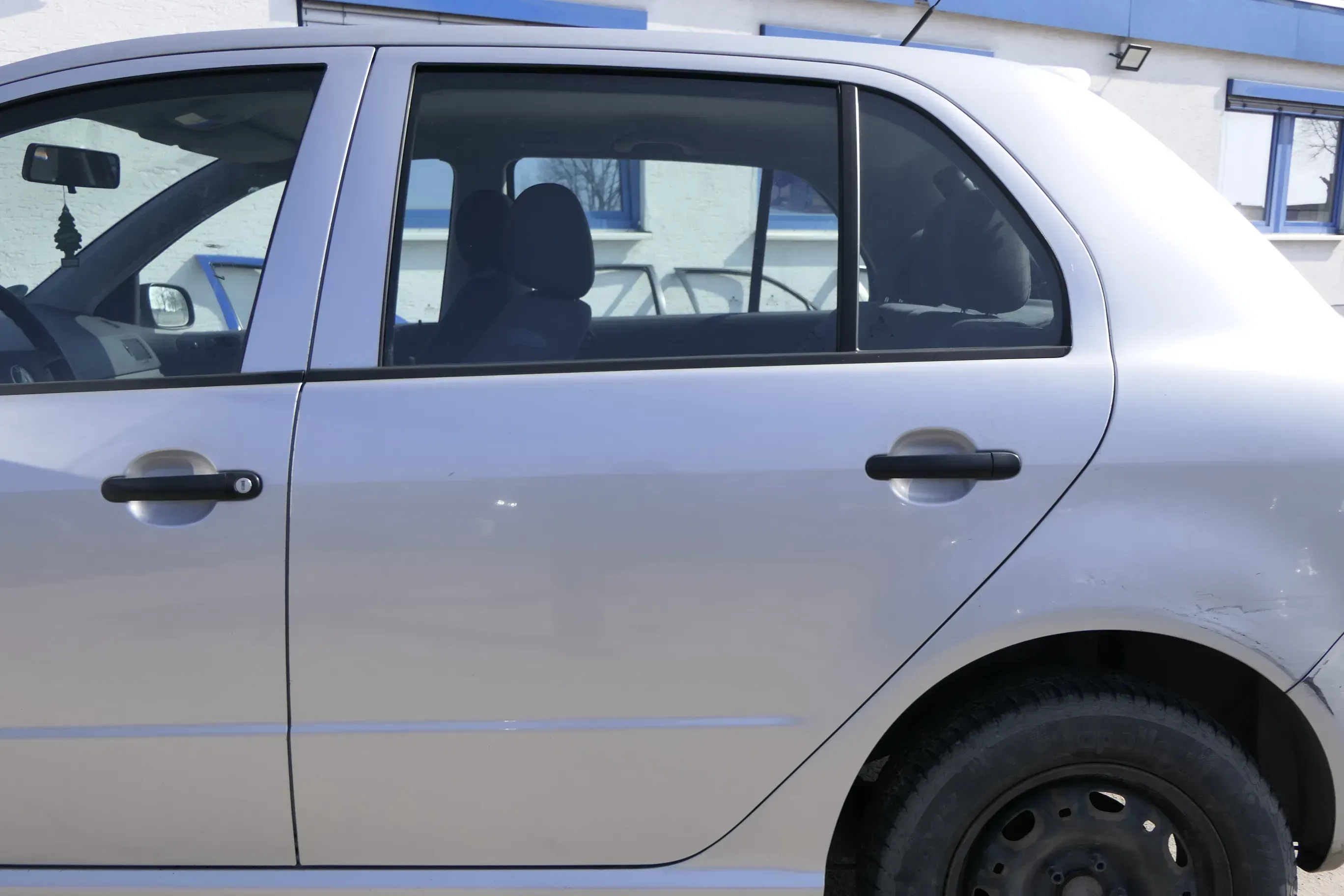 Skoda Fabia 6Y Limousine Schrägheck Tür hinten links grau silber LF7T diamantsil - Bild 1