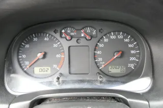 VW Golf 4 Tacho Tachometer Kombiinstrument 226.000km 1J0920802 1,4 16V 75PS 55kw - Bild 1