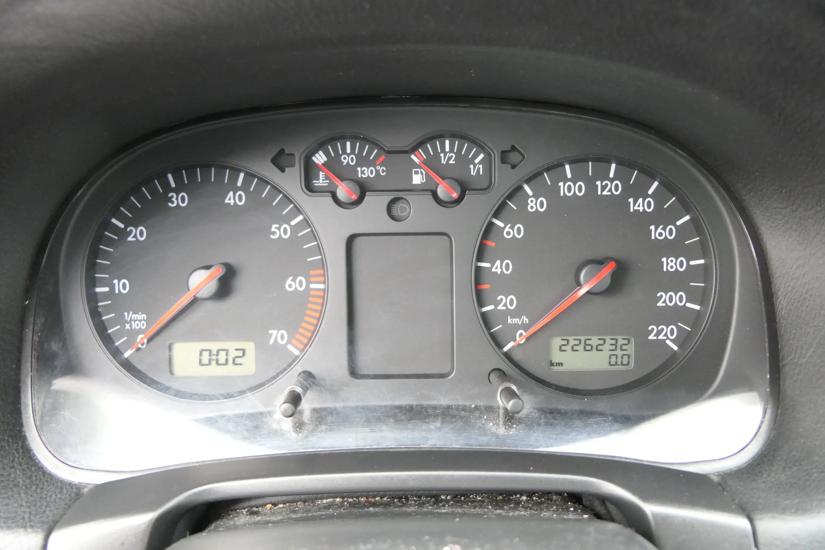 VW Golf 4 Tacho Tachometer Kombiinstrument 226.000km 1J0920802 1,4 16V 75PS 55kw - Bild 1