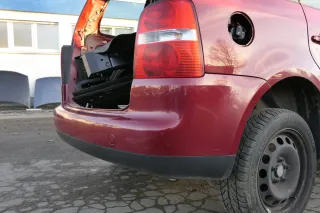 VW Touran 1T Stoßstange hinten Heckstoßstange Stoßfänger rot braun LA3W red spic - Bild 3
