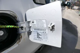 VW Lupo Seat Arosa Tankdeckel Deckel Tank Tankverschluß grau silber LS7N - Bild 2