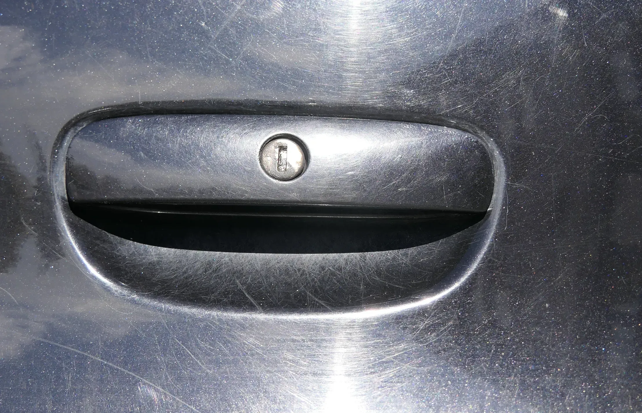 VW Polo 9N 9N3 Griff Heckkklappe Heckklappengriff schwarz L041 - Bild 1