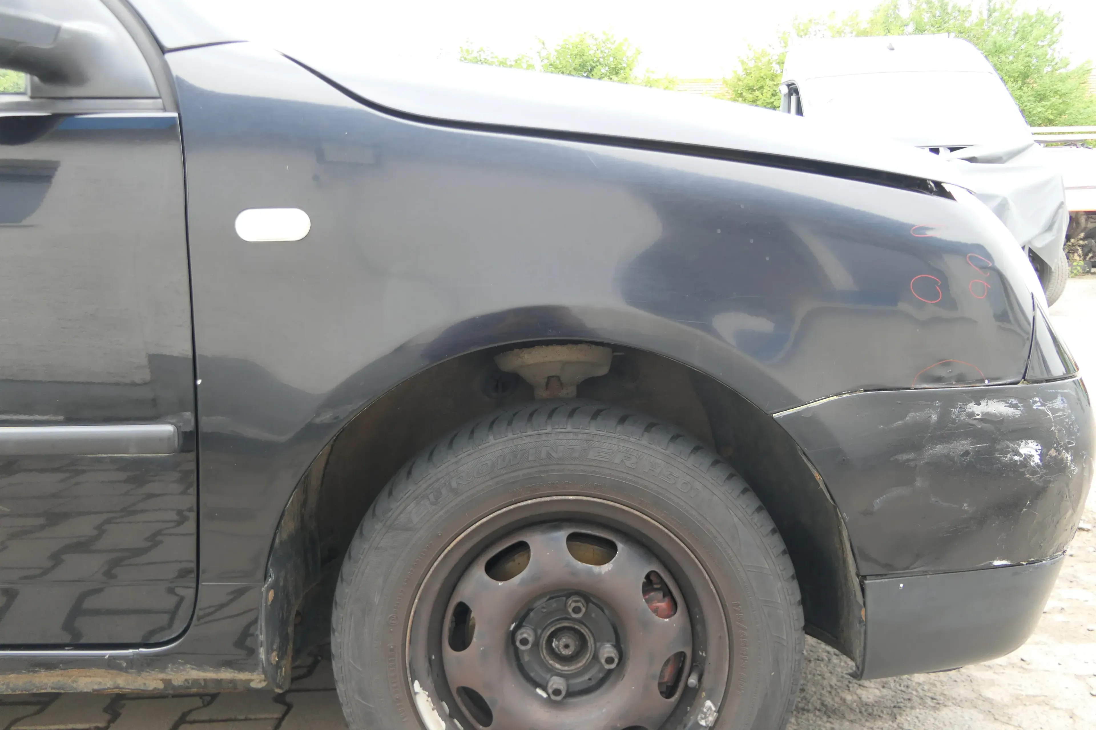 VW Lupo Kotflügel vorne rechts schwarz L041 - Bild 1