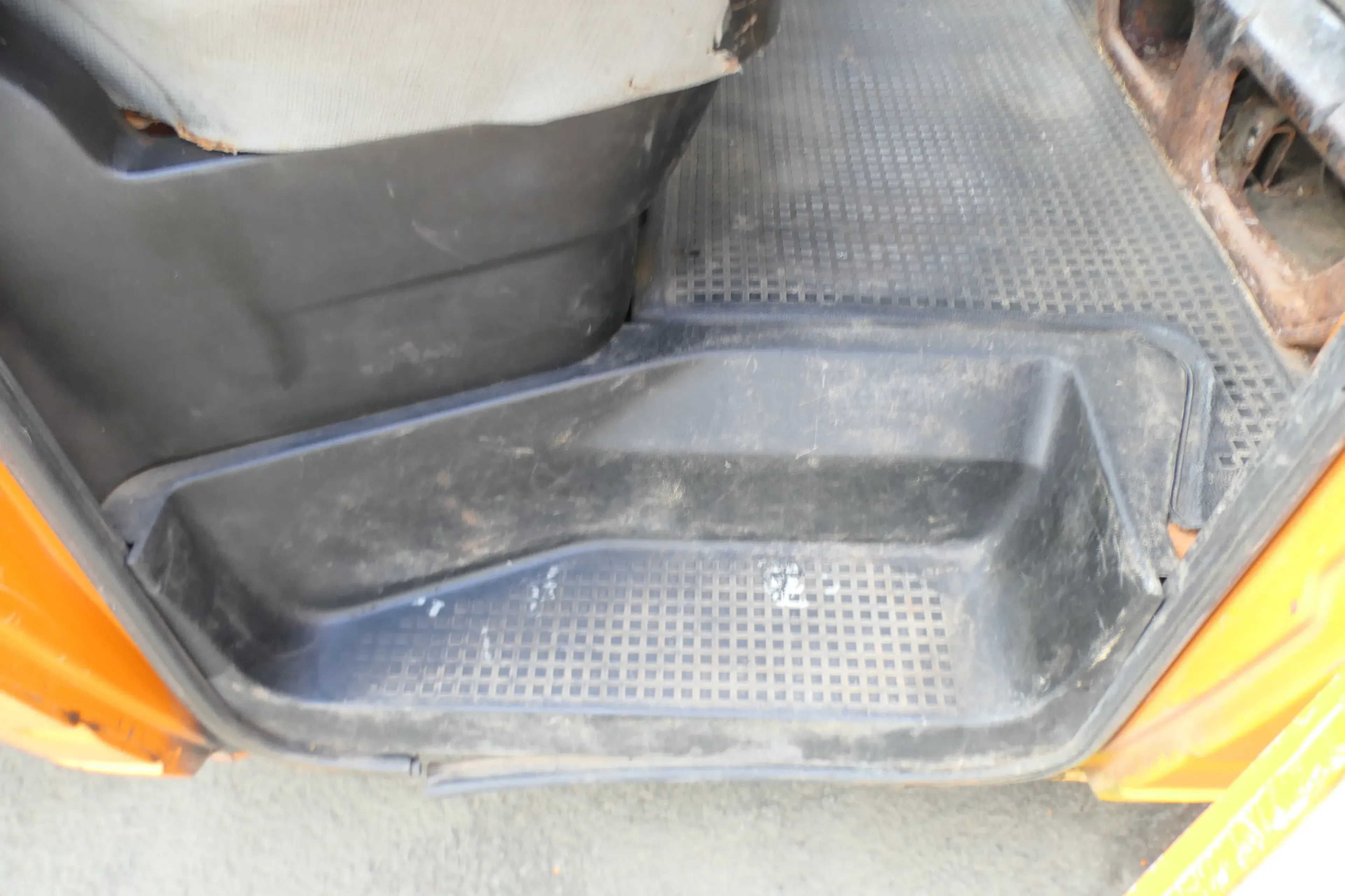T4 Tür Trittschale Stufe Einstiegsleiste Trittstufe schwarz hinten rechts DOKA - Bild 1