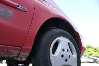 VW Sharan Kotflügel rechts vorne rot bis ca. Ende 1999 passend - Bild 2