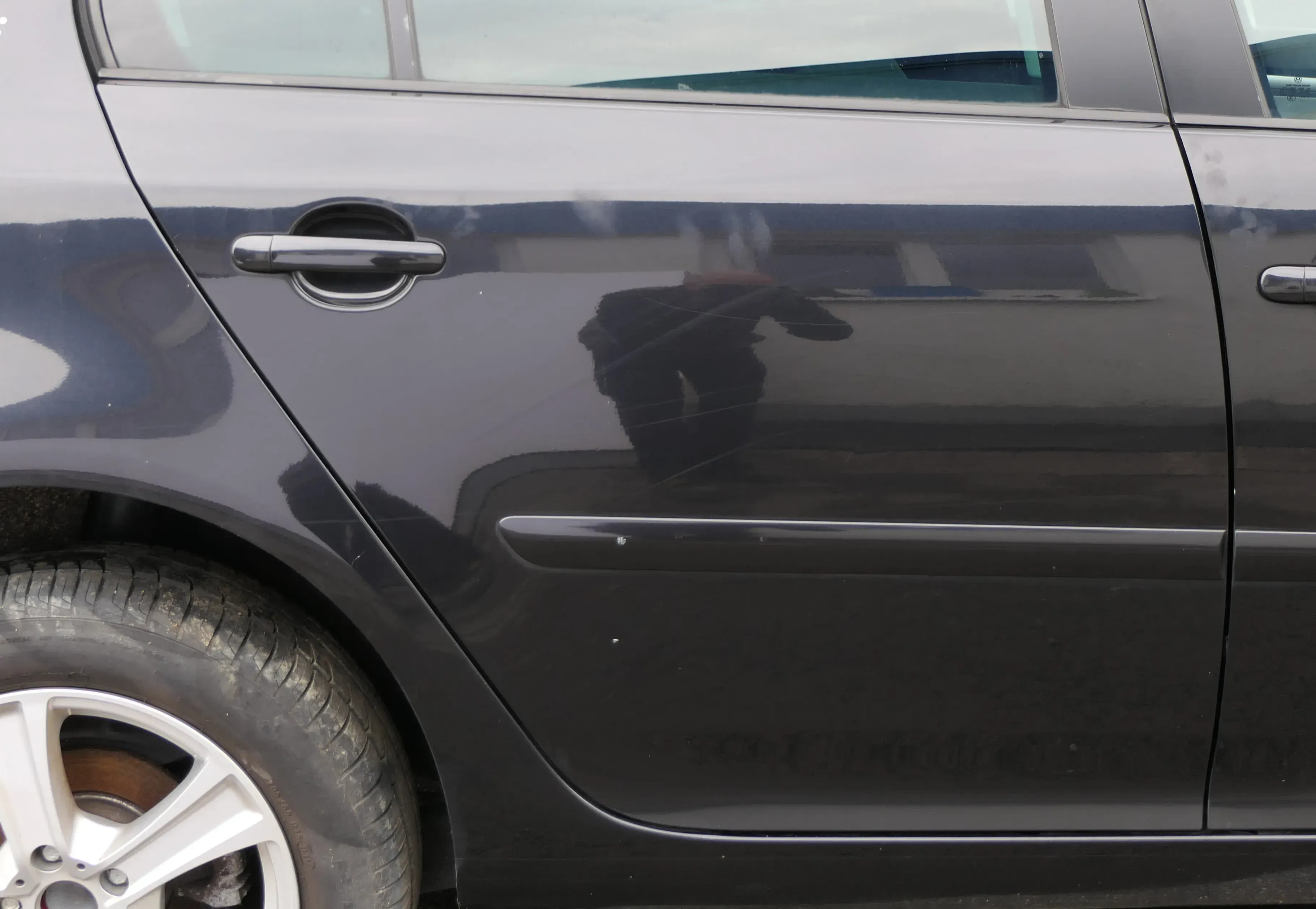 VW Golf 5 V 1K Tür nur das Türblatt hinten rechts 4/5-Türer schwarz LC9Z me - Bild 1
