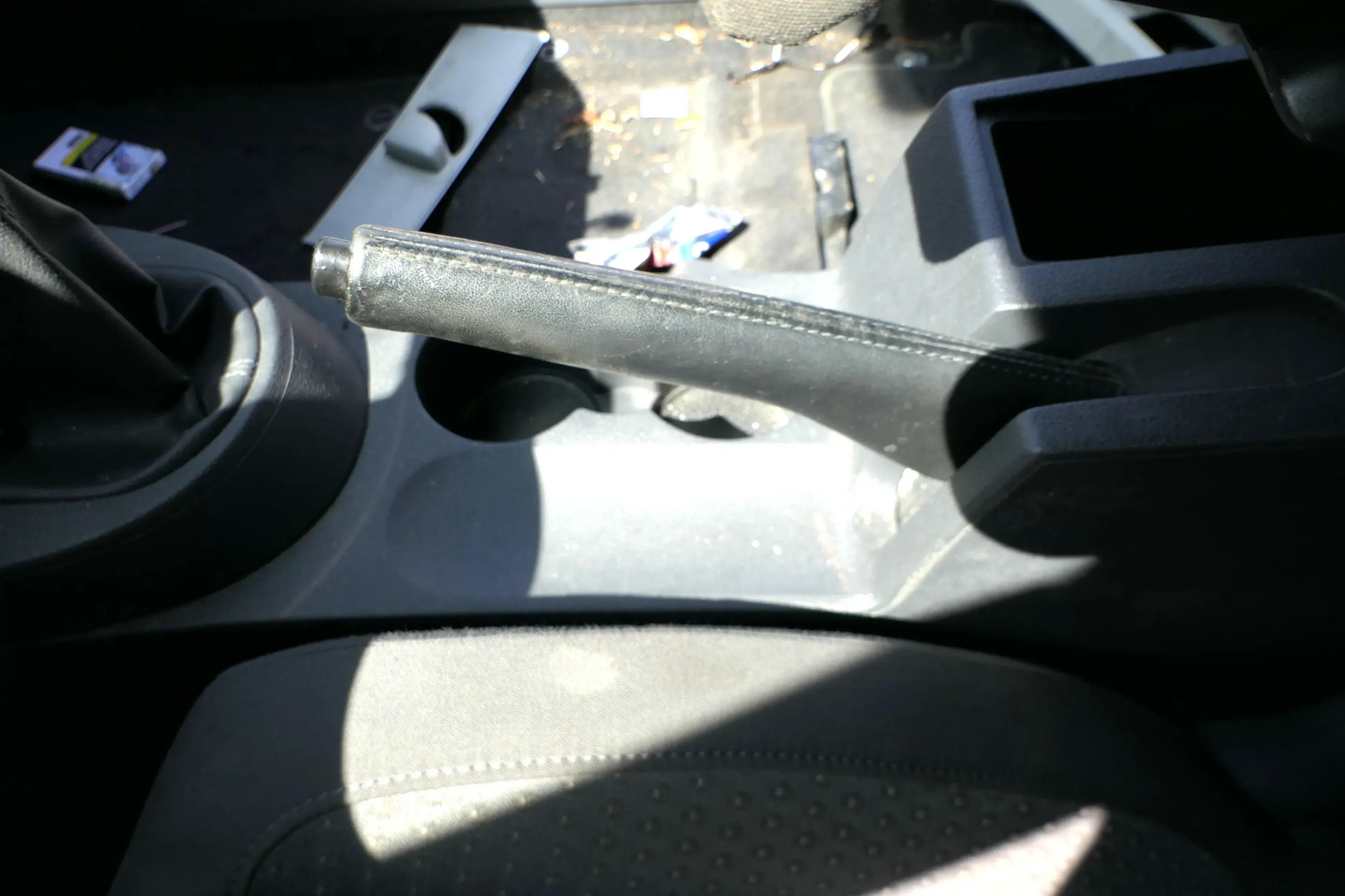 VW Touran 1T Handbremse Feststellbremse Handbremshebel schwarz Leder 1t0711461a - Bild 1