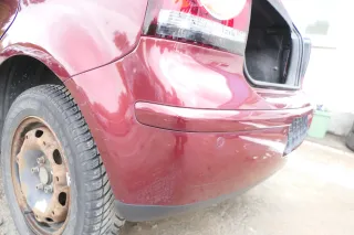 VW Polo 9N 9N3 Stoßstange Heckstoßstange hinten rot LC3R Einparkhilfe PDC - Bild 3