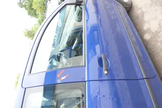 VW Fox 5Z Tür vorne rechts Beifahrertür blau LL5M - ohne Anbauteile - Bild 3