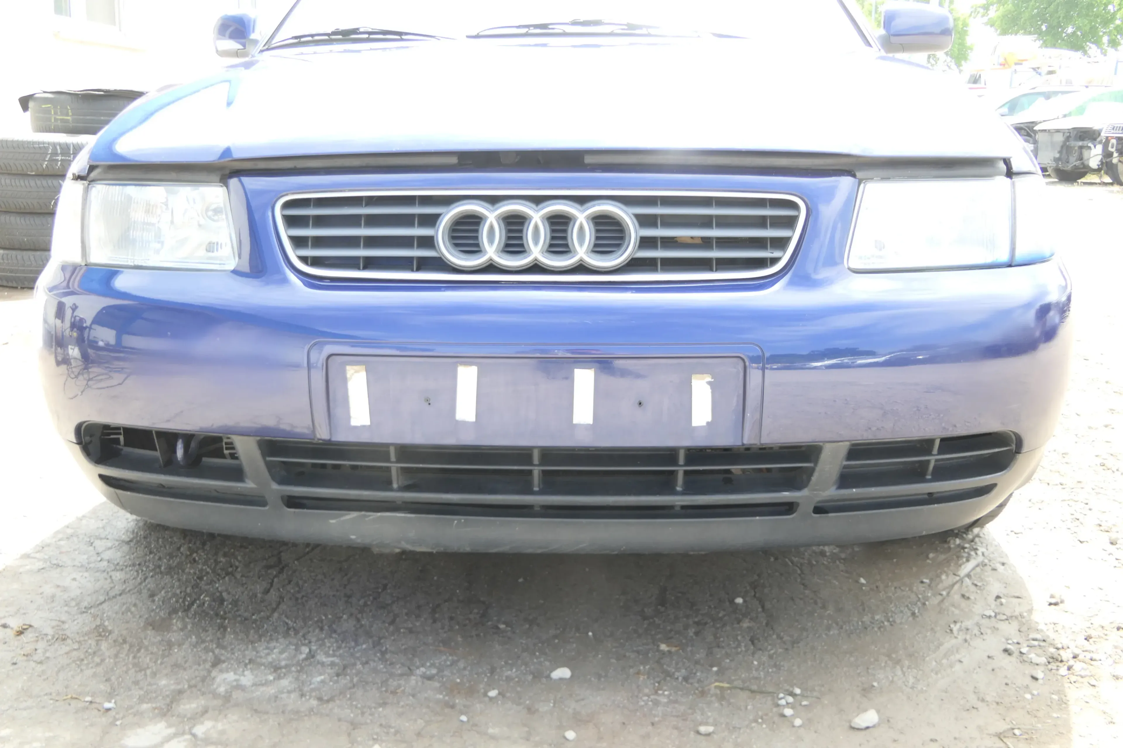 Audi A3 8L Stoßstange Frontstoßstange vorne blau LZ5K mit Grill - Bild 1