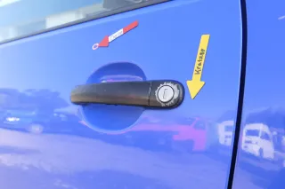 VW Polo 9N 9N3 Tür vorne links Fahrertür 2/3-Türer blau LA5F ohneAnbautei - Bild 3