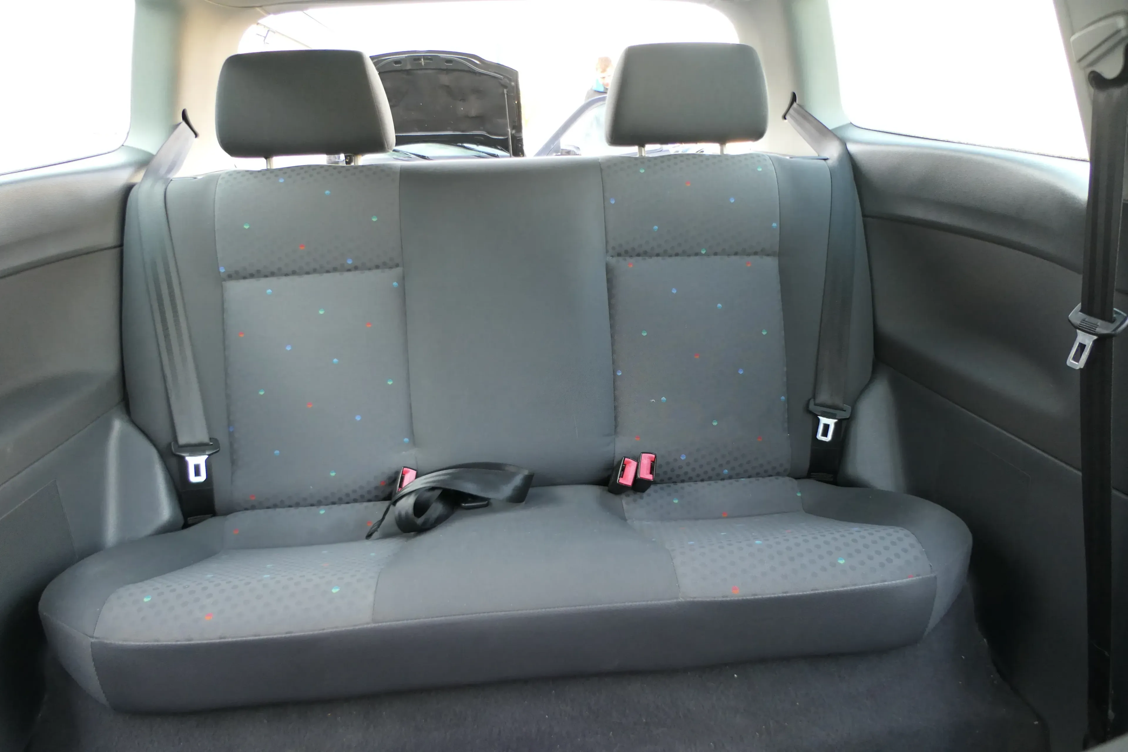 VW Polo 9N 9N3 Sitz Rückbank Sitzfläche Sitze Kopfstützen hinten - Bild 1