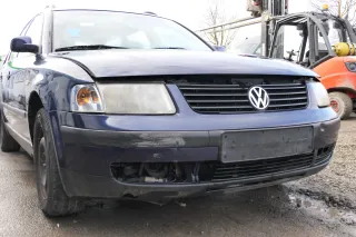 VW Passat 3B Stoßstange vorne Frontstoßstange Stoßfänger blau LB5N - Bild 3
