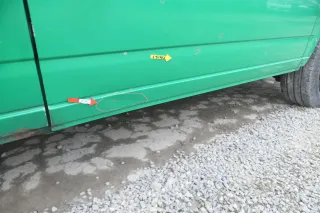 T4 Transporter Tür links Schiebetür mit Scheibe Multivan Caravelle grün Polizei - Bild 3