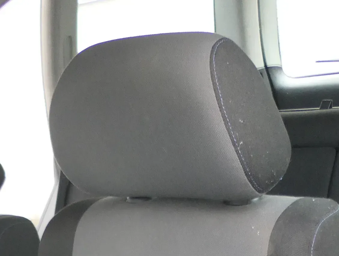 Golf 4 Bora Kopfstütze vorne oder hinten schwarz grau (blaue Näthe) - Bild 1