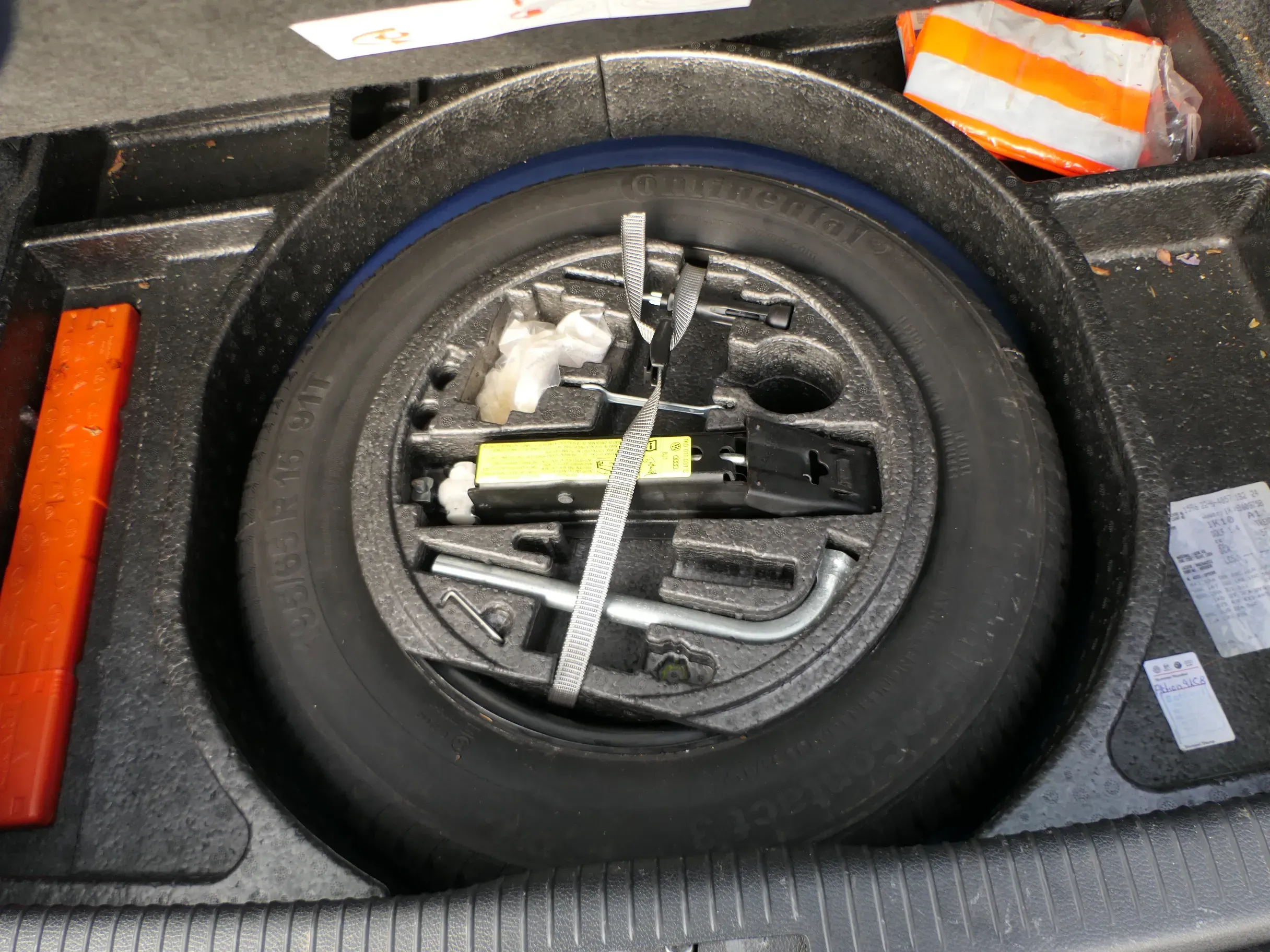 1x Touran Golf 5 6 für 195/65 R15 Ersatzrad Reserverad mit Werkzeug (kein Notrad - Bild 1
