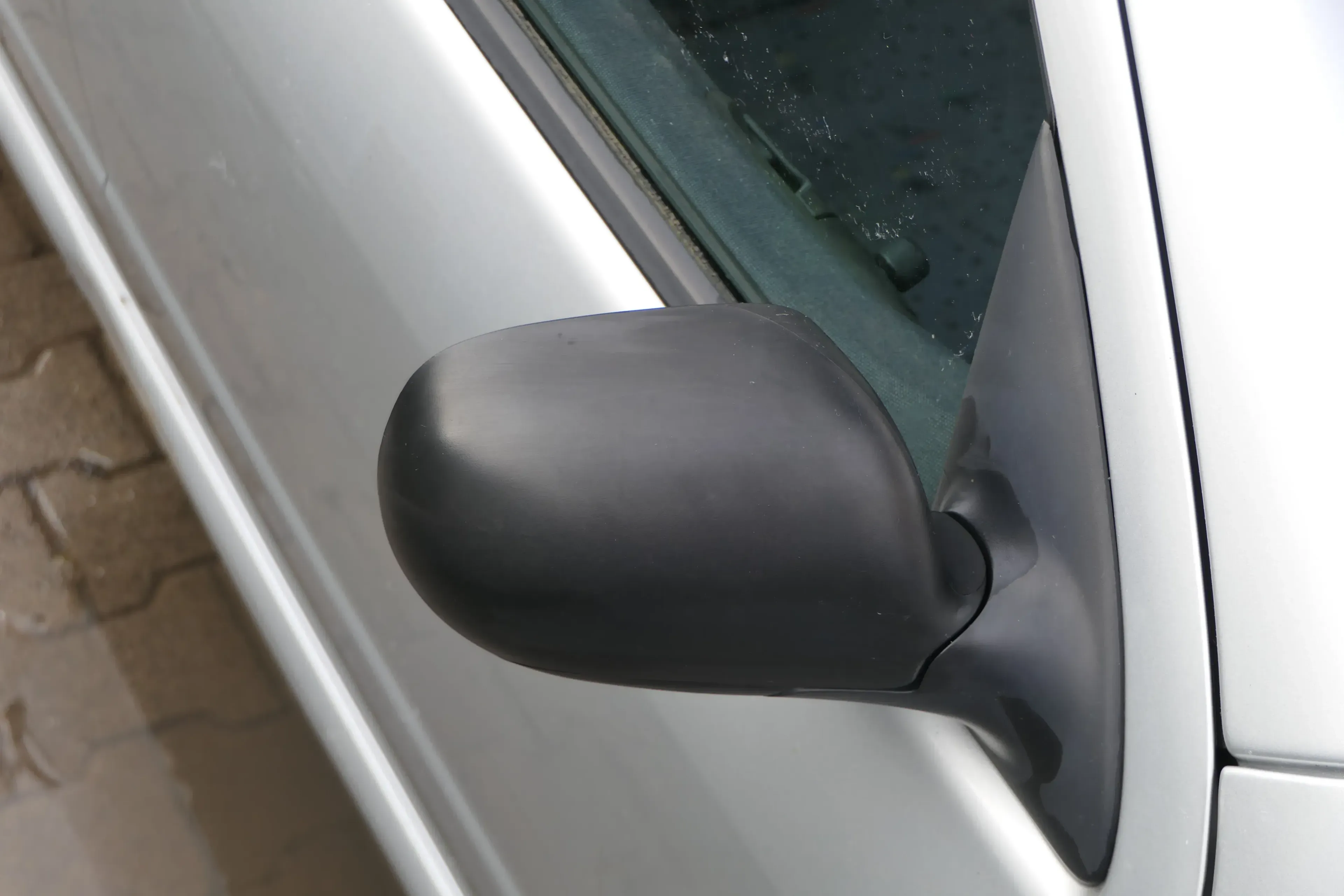 Skoda Fabia 6Y mechanischer Spiegel Außenspiegel rechts grau schwarz matt Glas - Bild 1