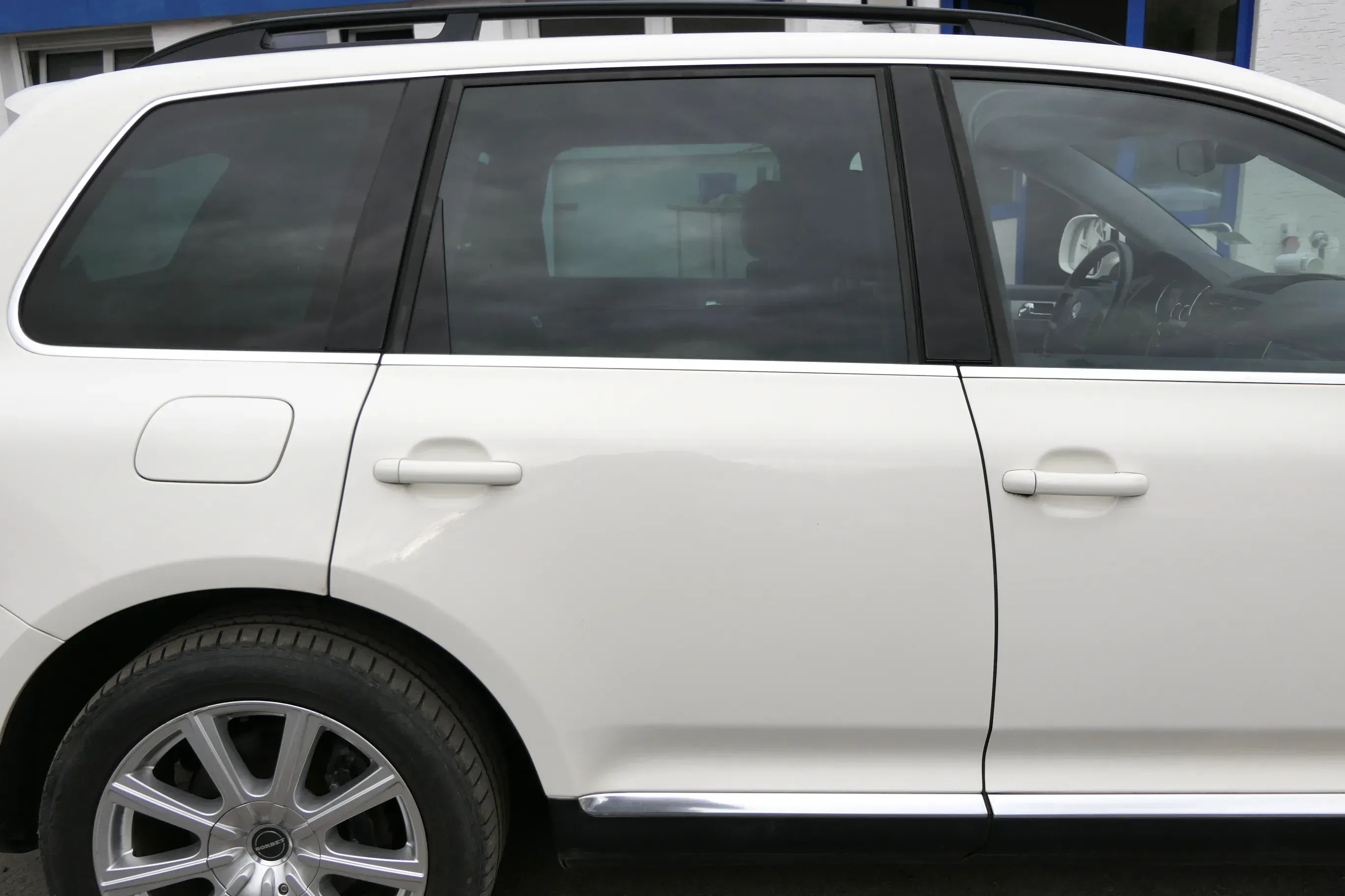 VW Touareg 7L Tür hinten rechts weiß LR9A - Bild 1