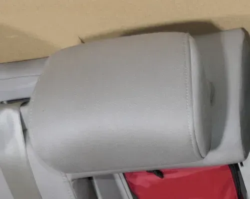 Audi A4 B8 8K Kopfstütze hinten in der Mitte grau lichtgrau 8K0885975A - Bild 1