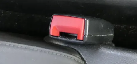 VW Up Gurtschloß Schloß Gurt 1S0857755 vorne links Fahrersitz Sitz Warnkontakt
