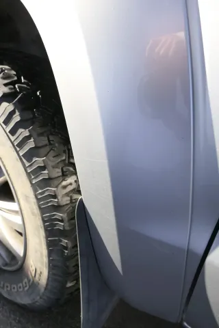 VW Amarok 2H Kotflügel vorne links silber LA7W reflexsilber metallic - Bild 4