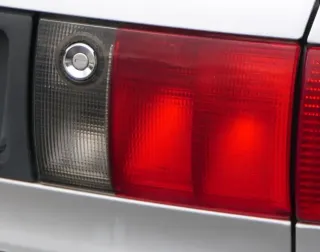 Audi 80 Limousine hinten rechts innen Rückleuchte original 8A0945094H Rücklicht - Bild 1