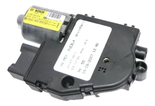 VW Golf A5 Passat Schiebedachmotor Motor Schiebedach 8R0959591 A Panoramadach - Bild 1