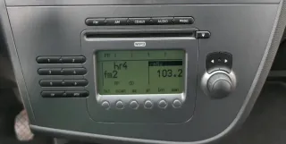 Seat Leon 1P Radio CD Player Original 1P1035186B N87 mit Code  leuchtsilber - Bild 1