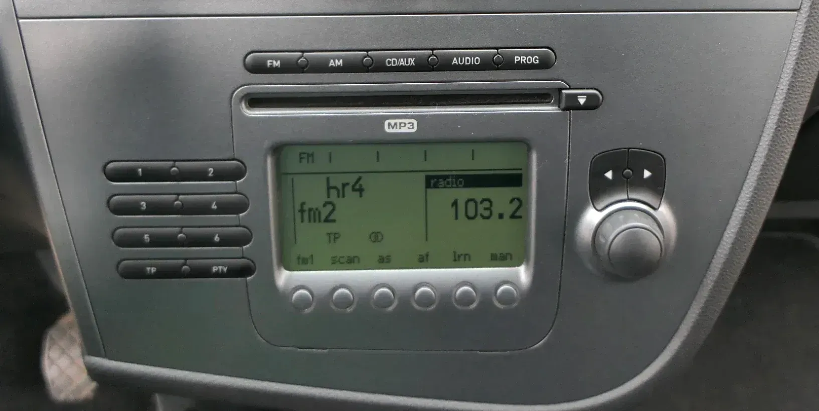 Seat Leon 1P Radio CD Player Original 1P1035186B N87 mit Code  leuchtsilber - Bild 1