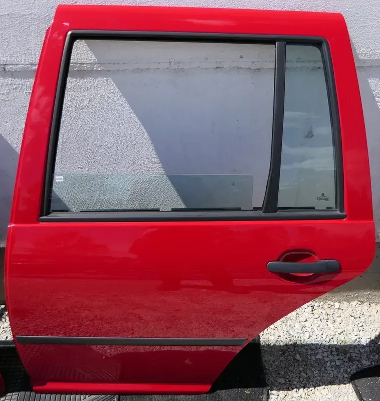 VW Golf 4 Bora Tür hinten links nur passend bei Kombi / Variant rot LY3D - Bild 1