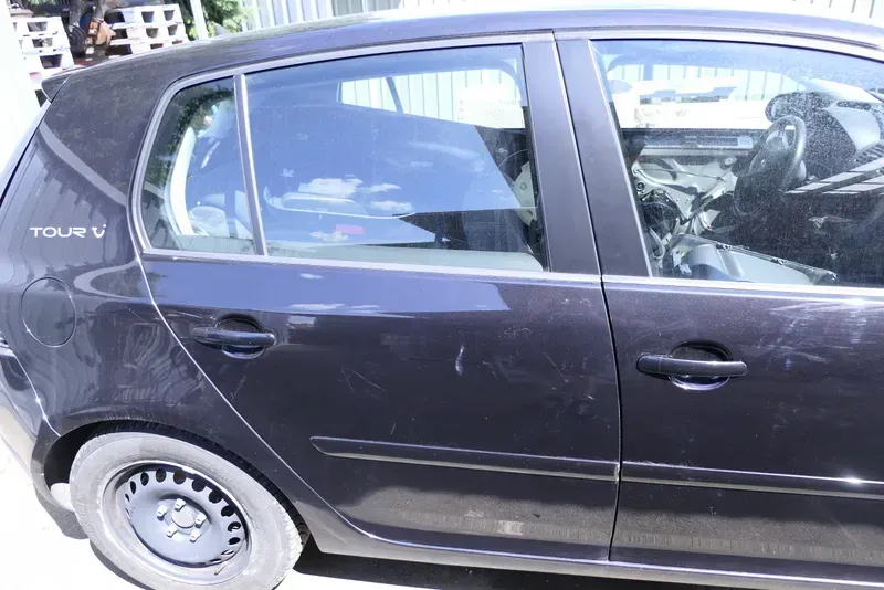 VW Golf 5 V 1K Tür Türrahmen hinten rechts 4/5-Türer schwarz LC9Z - Bild 1