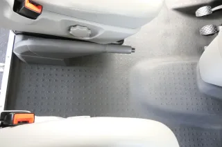VW T5 Facelift Teppich Innenraumteppich Innen Boden Beodenbelag vorne Gummi - Bild 2