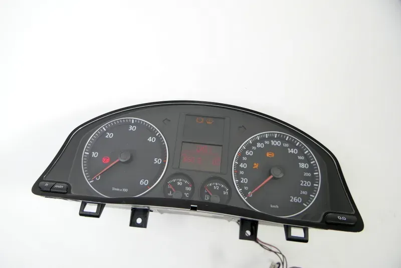 VW Golf 5 1K 5M Plus Tacho Kombiinstrument 1K0920850F /L 1.9 TDI 165.000 km - Bild 1