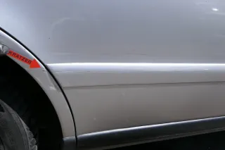 Audi A4 B5 Tür nur Türblatt hinten rechts silber LY7W - Facelift - Bild 3