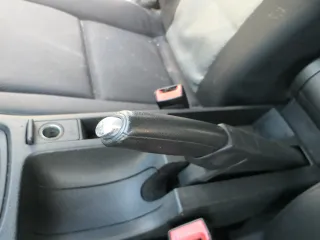 Audi A4 8E B6 B7 Handbremse Feststellbremse schwarz Leder Griff - Bild 4